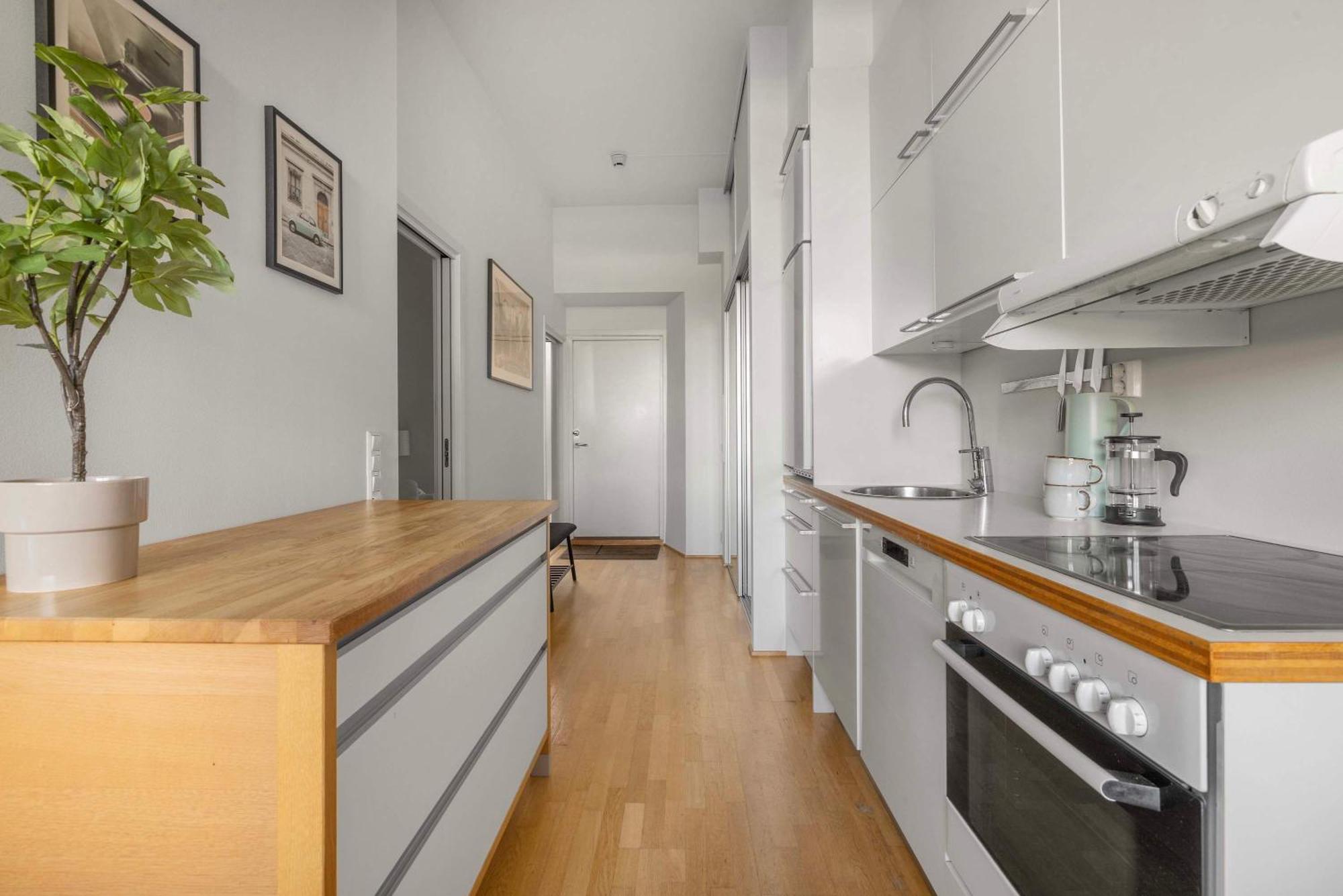 Dinbnb L Cozy Modern In - 1 Min To Tram *