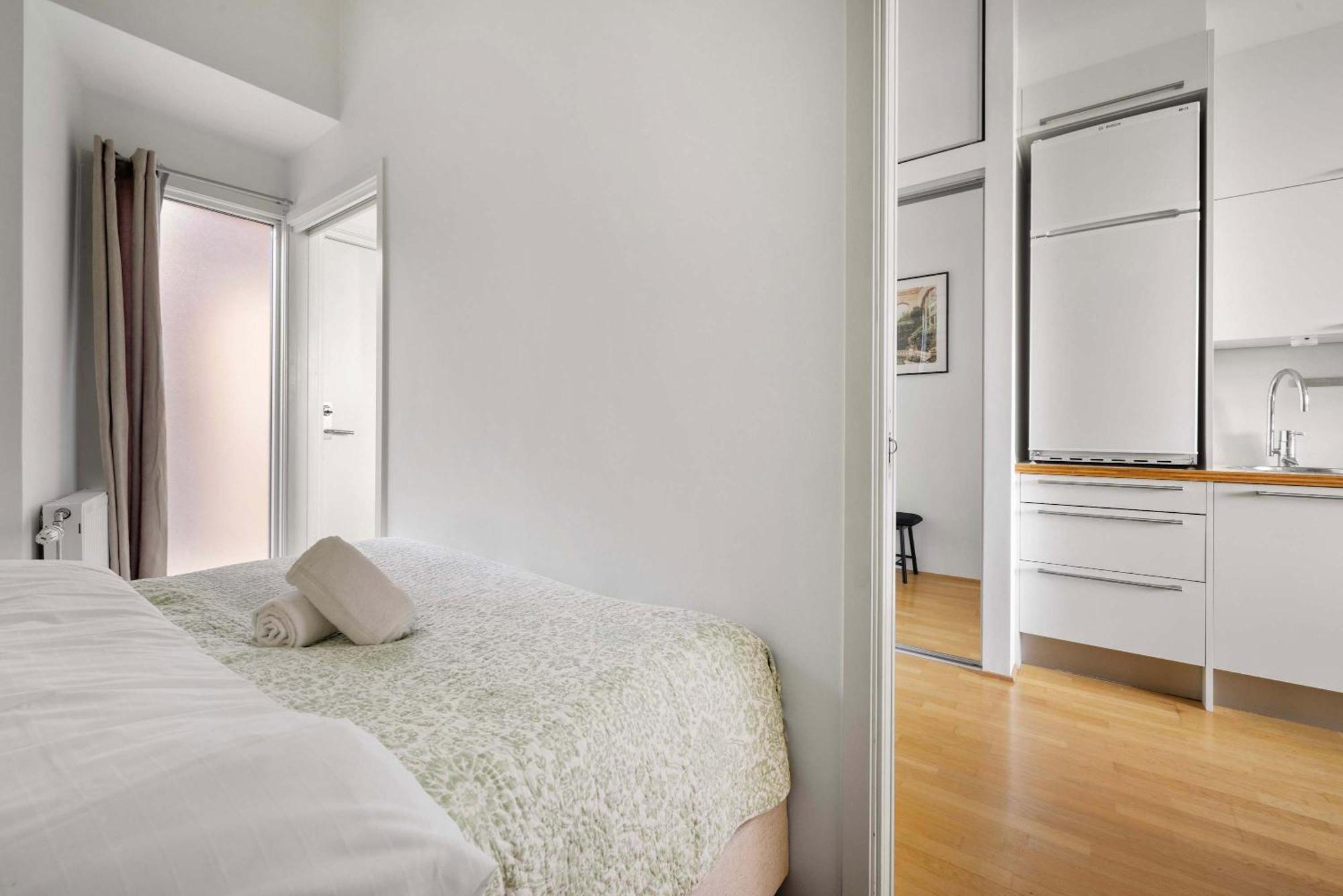 Dinbnb L Cozy Modern In - 1 Min To Tram Lägenhet